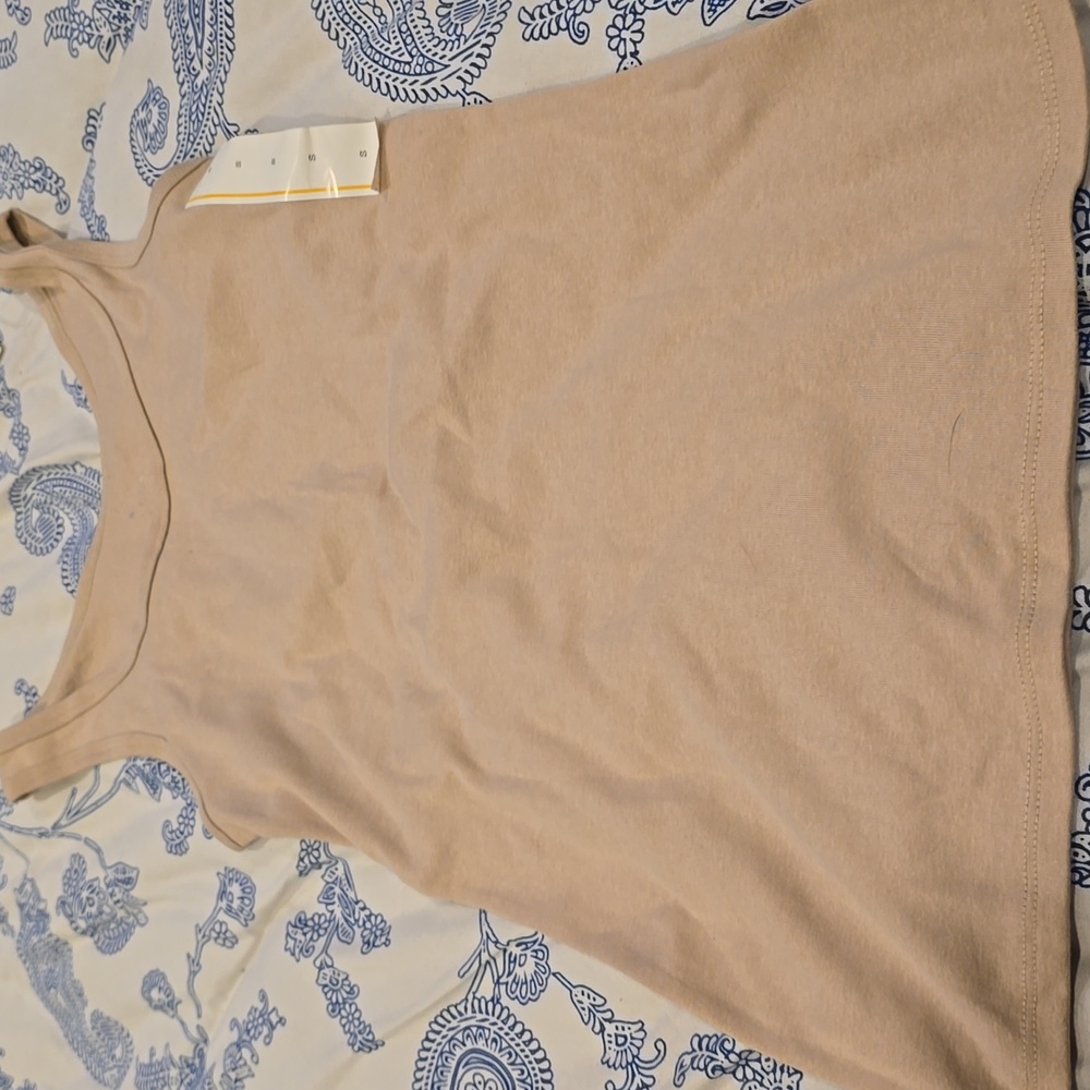 ❤️10/$16 Nwot a new day tank